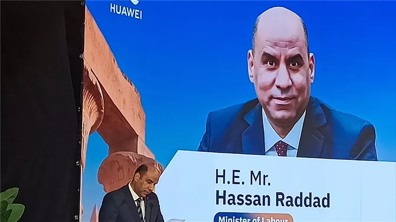 وزير العمل: الشهادة وحدها لا تكفي.. 5 مهارات يحتاجها الشباب للحصول على وظيفة