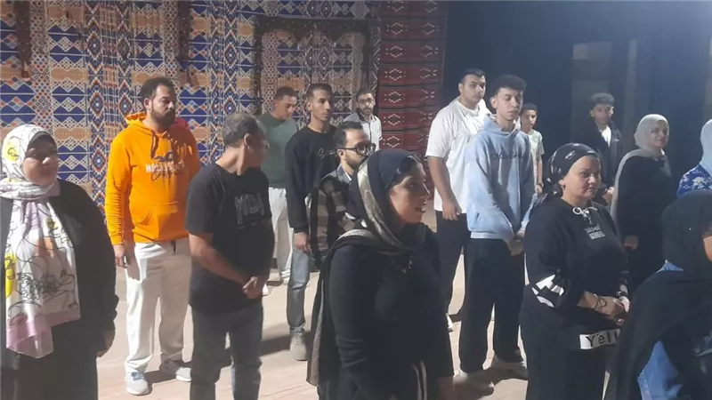 تدريبات على الأداء الحركي لشباب 