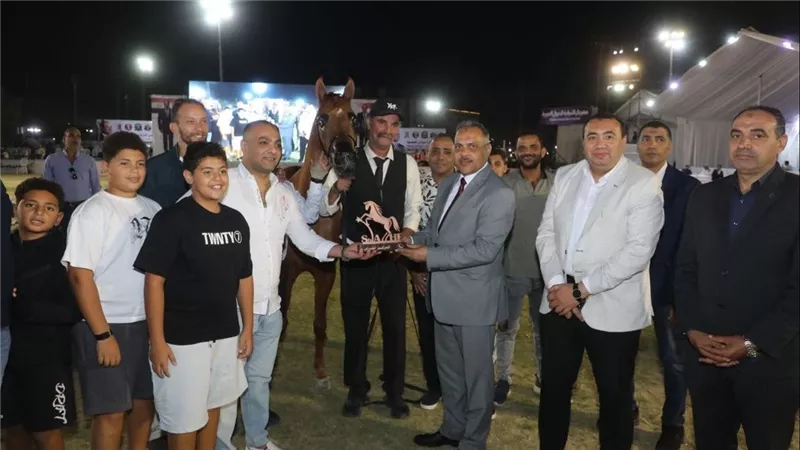 تكريم الفائزين في مسابقة جمال الخيل بمهرجان الشرقية في دورته الـ 30