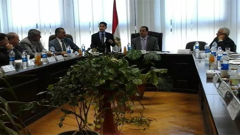 جامعة دمنهور تكرم العبقري الصغير